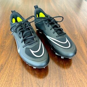 BRAND NEW NIKE Cleats